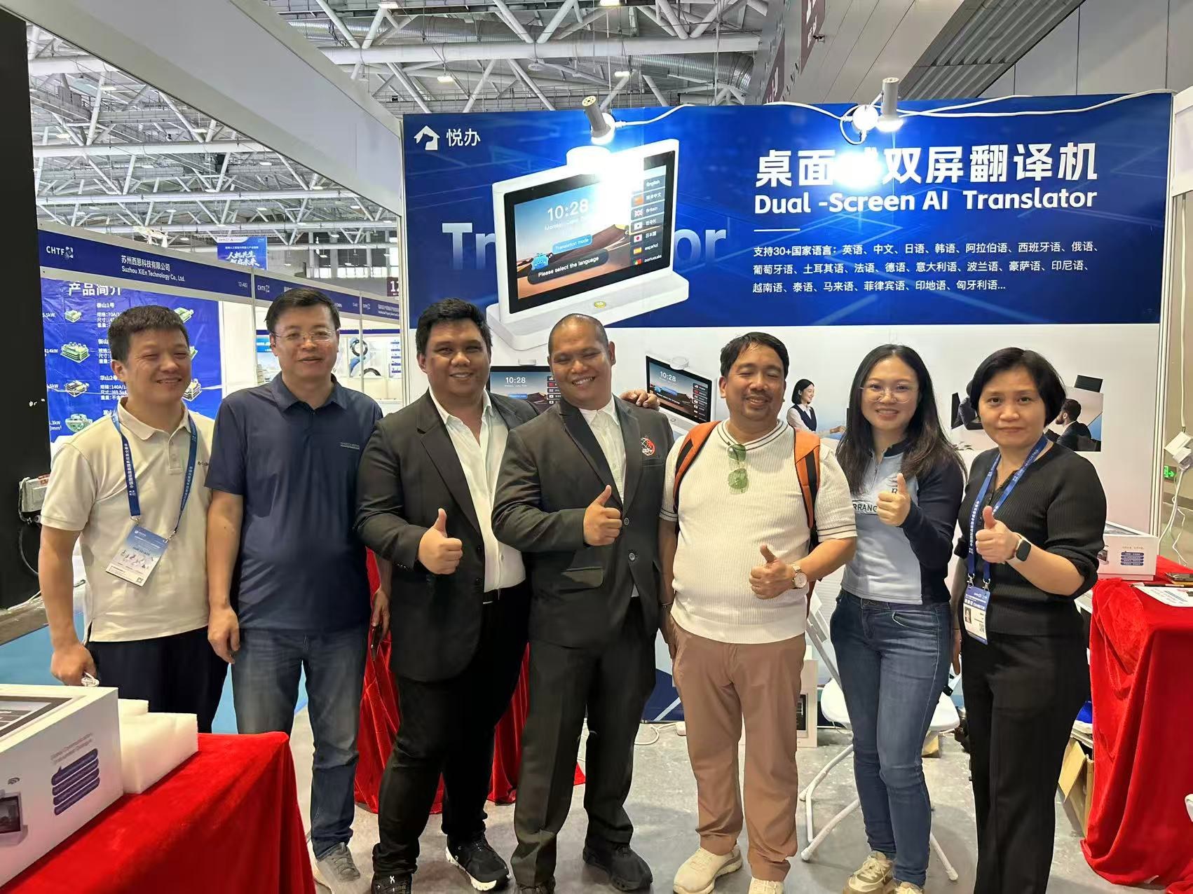 Cylan team and visitors at Shenzhen Hi-Tech Fair 1